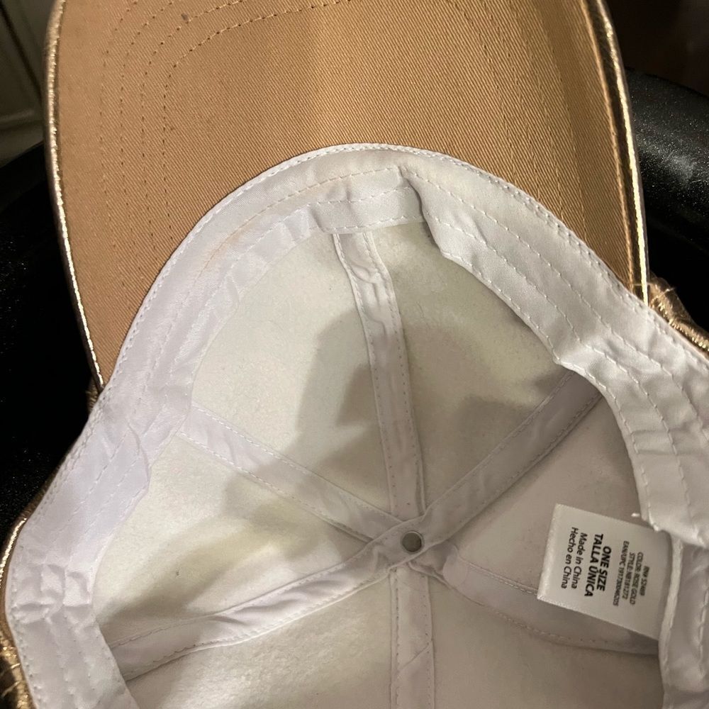 Golden baseball cap - Picture 4 of 10